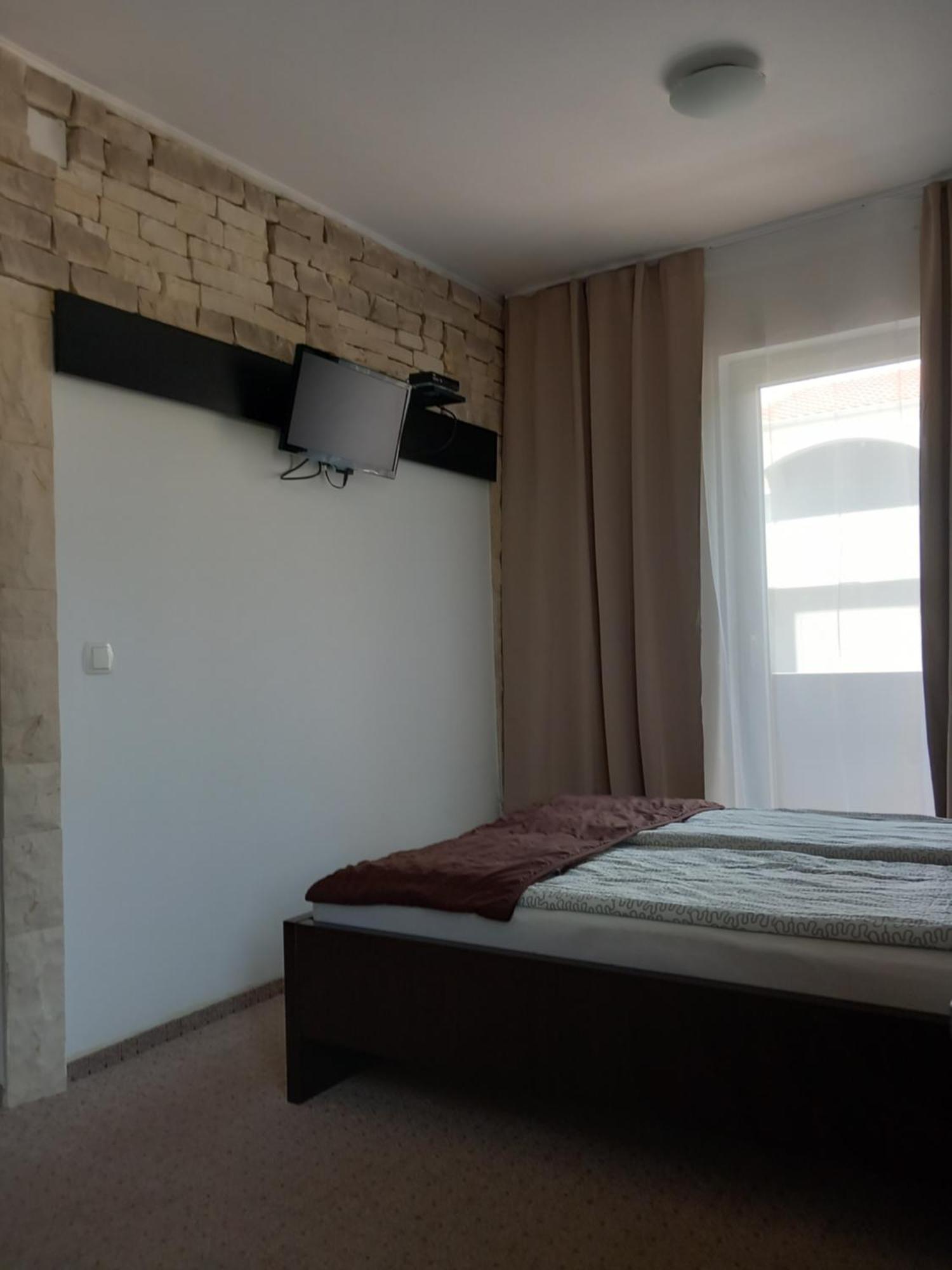 Villa Garden Вир Екстериор снимка